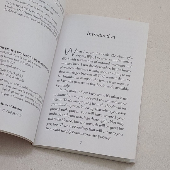 The Power of a Praying Wife Book of Prayers - Picture 5 of 5